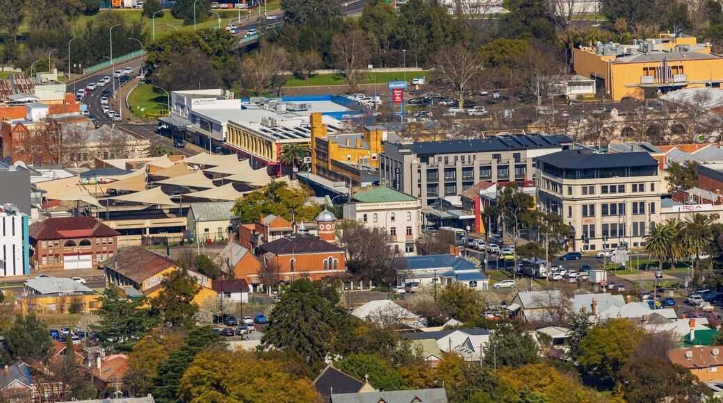 Oxley Scenic Lookout showing landscape views and a small town or village