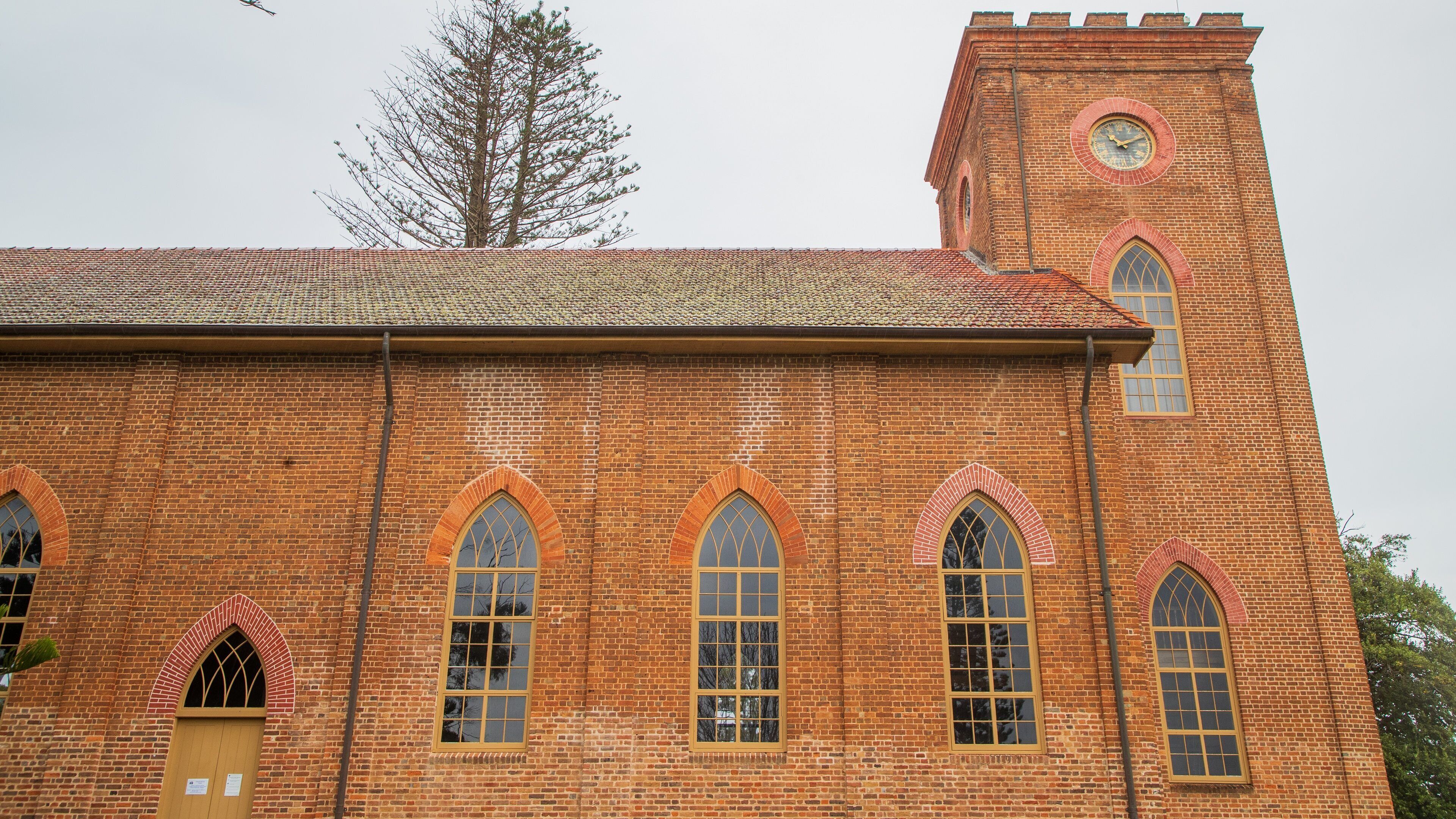 St Thomas Anglican Church featuring a church or cathedral