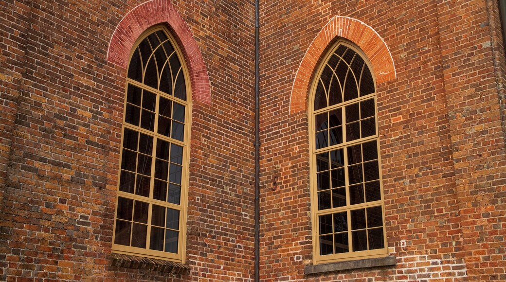 St Thomas Anglican Church showing heritage elements
