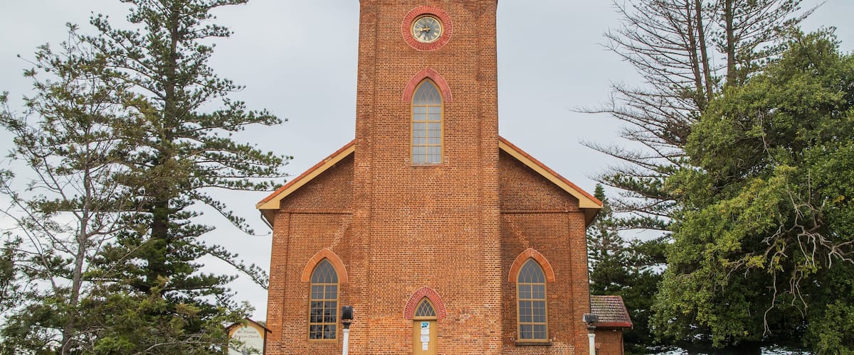 St Thomas Anglican Church showing a church or cathedral
