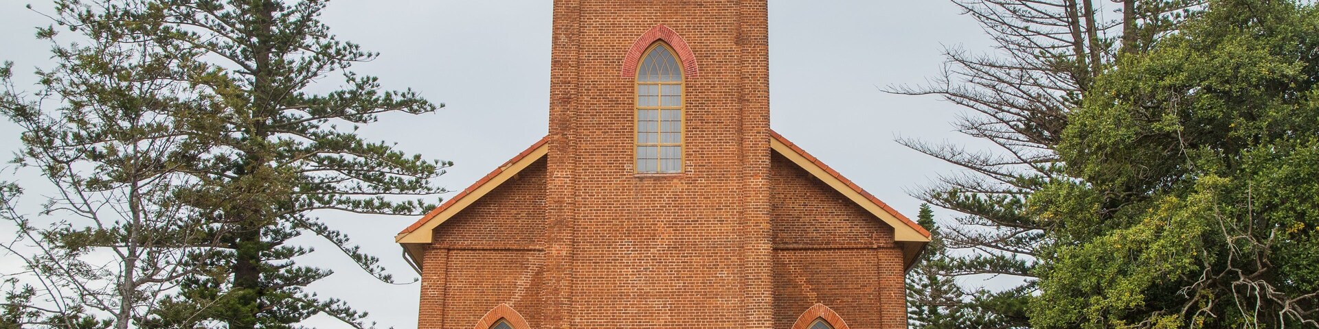 St Thomas Anglican Church showing a church or cathedral