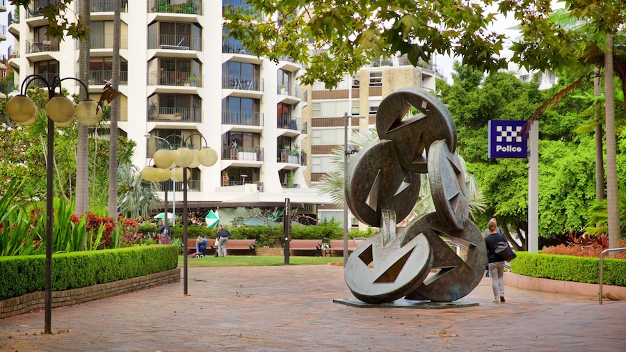 El Alamein Fountain toont kunst in de open lucht en een park