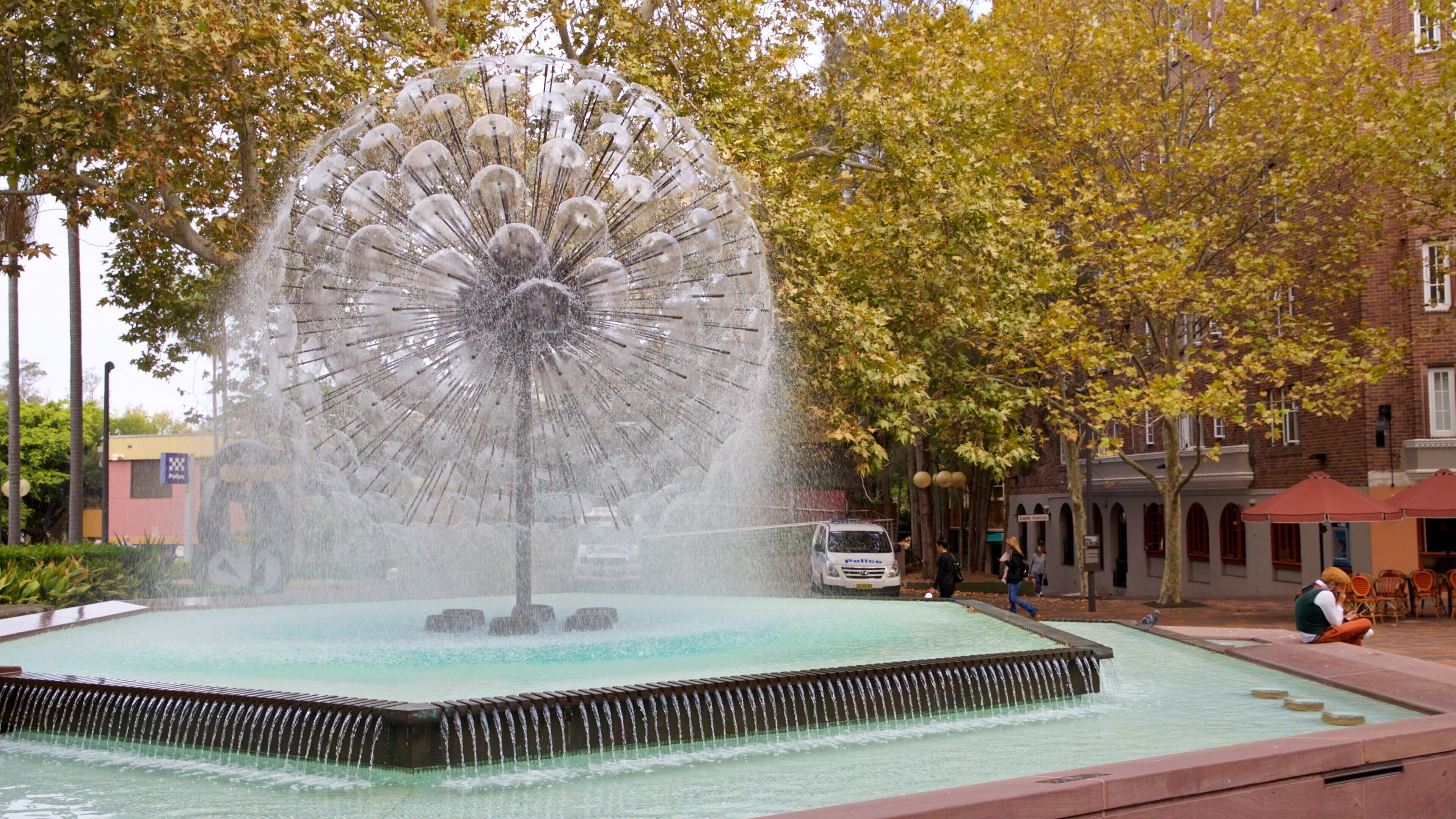 El Alamein Fountain mostrando una fuente
