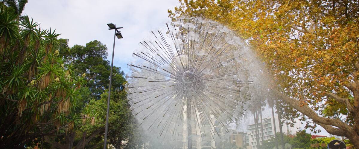 El Alamein Fountain showing a fountain