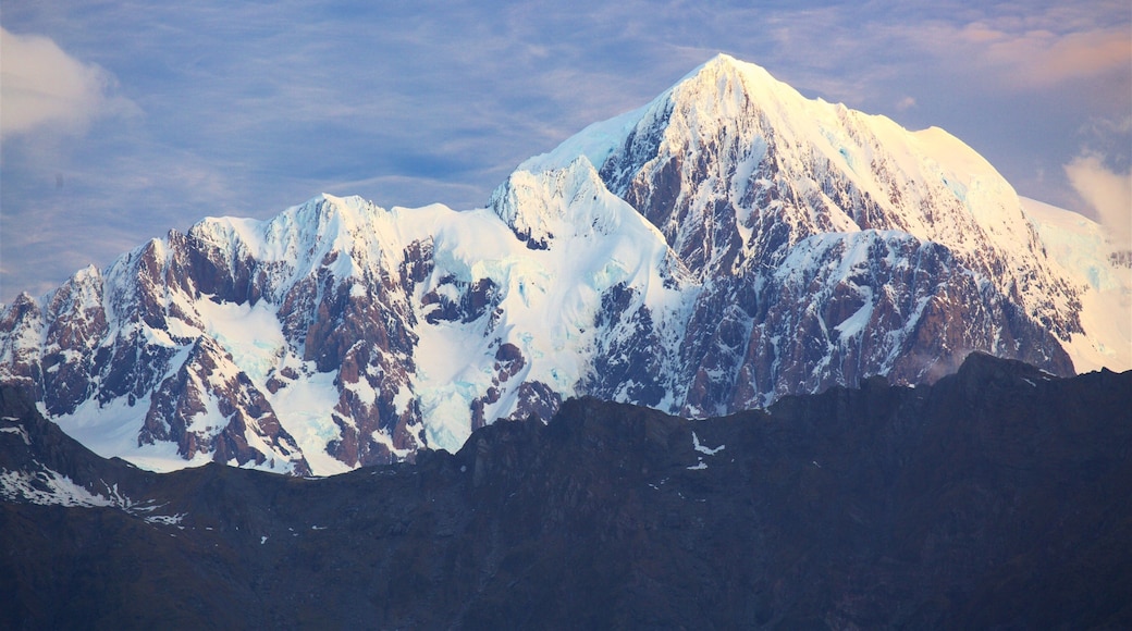 Fox Glacier which includes mountains