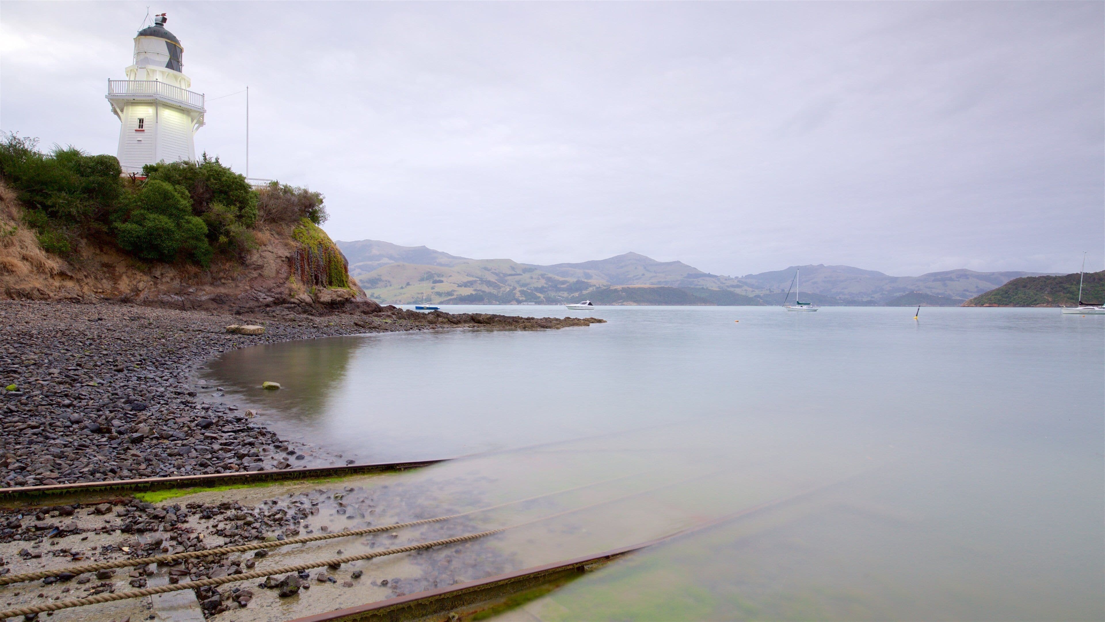 Canterbury inclusief een baai of haven en een vuurtoren
