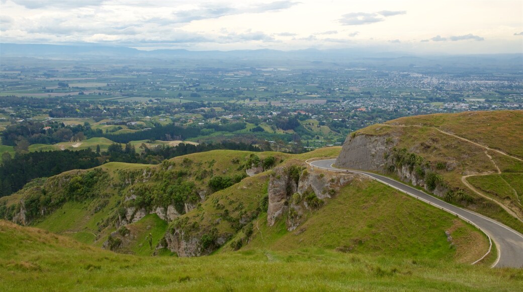 Te Mata-toppen og byder på fredfyldte omgivelser og udsigt over landskaber
