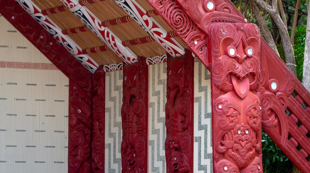 Treaty House featuring indigenous culture