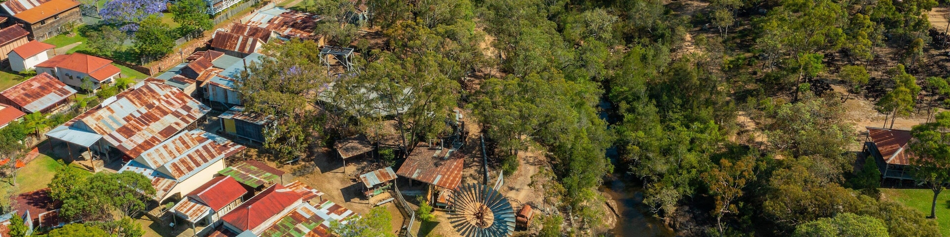 Herberton Historic Village which includes a small town or village and landscape views