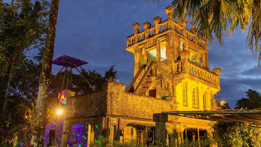 Paronella Park featuring a ruin, heritage elements and heritage architecture