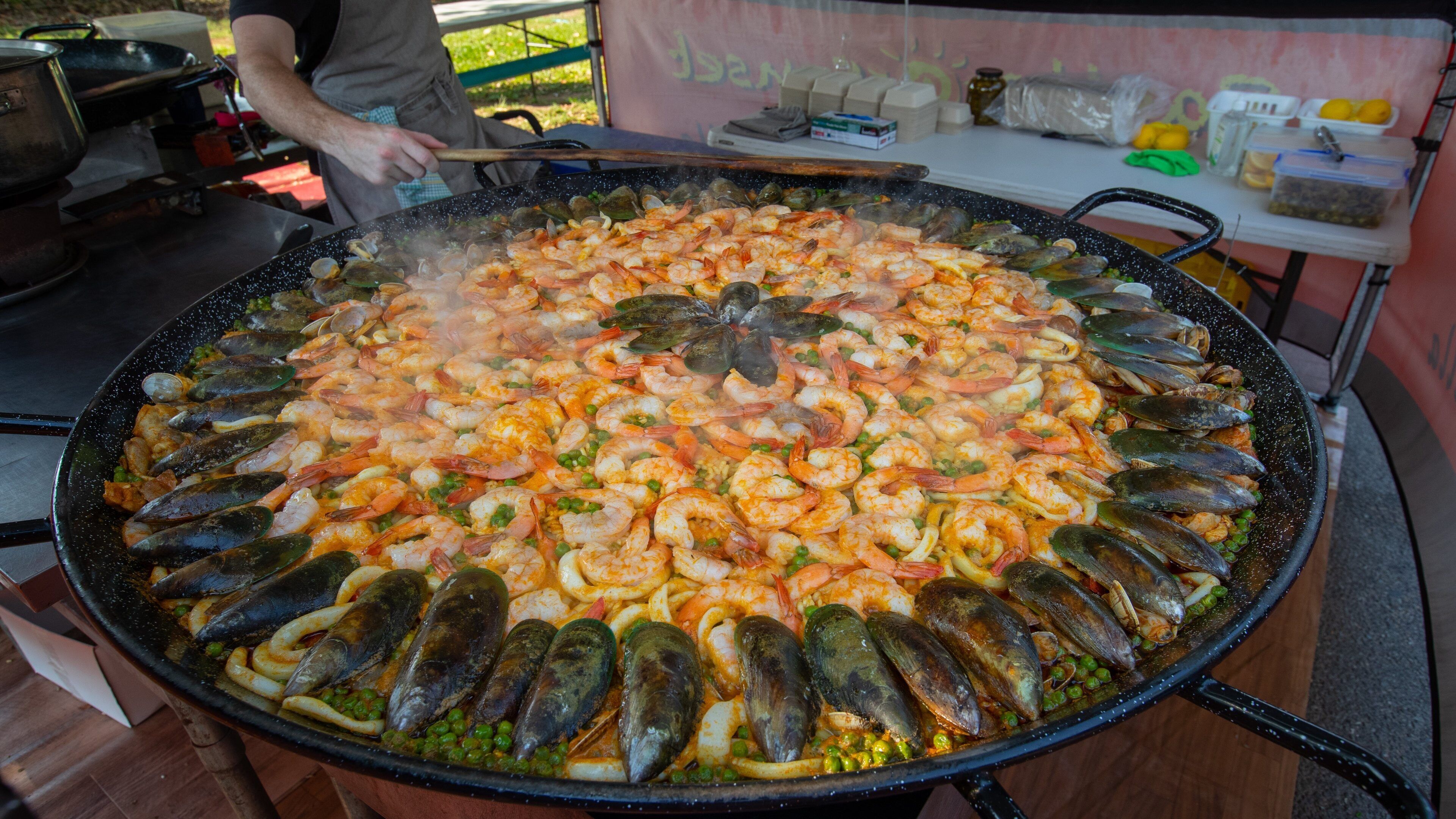 Mindil Beach Sunset Market showing markets and food