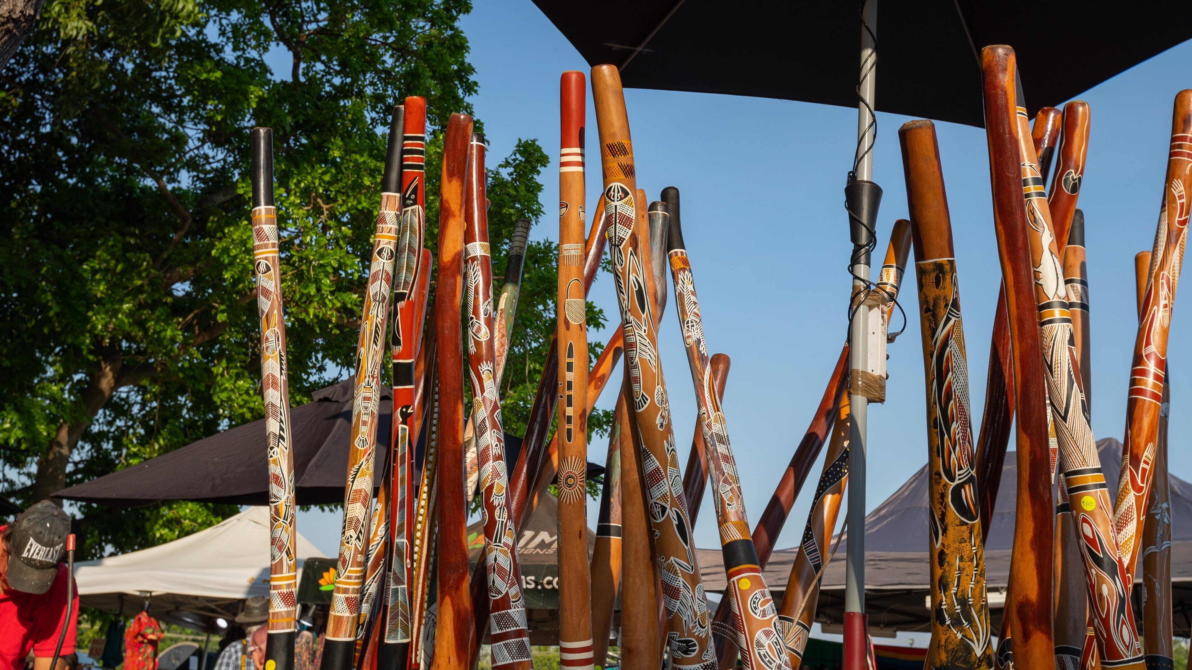 Mindil Beach Sunset Market which includes indigenous culture and markets