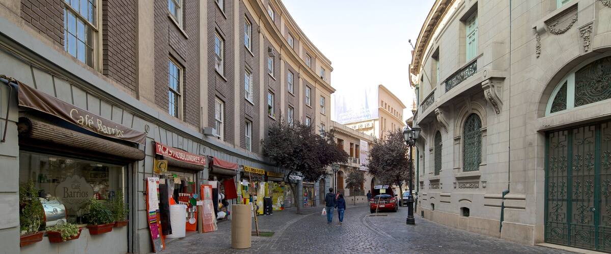 Santiago which includes street scenes
