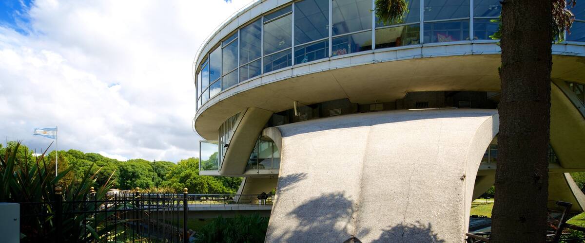 Buenos Aires ofreciendo arquitectura moderna y un observatorio