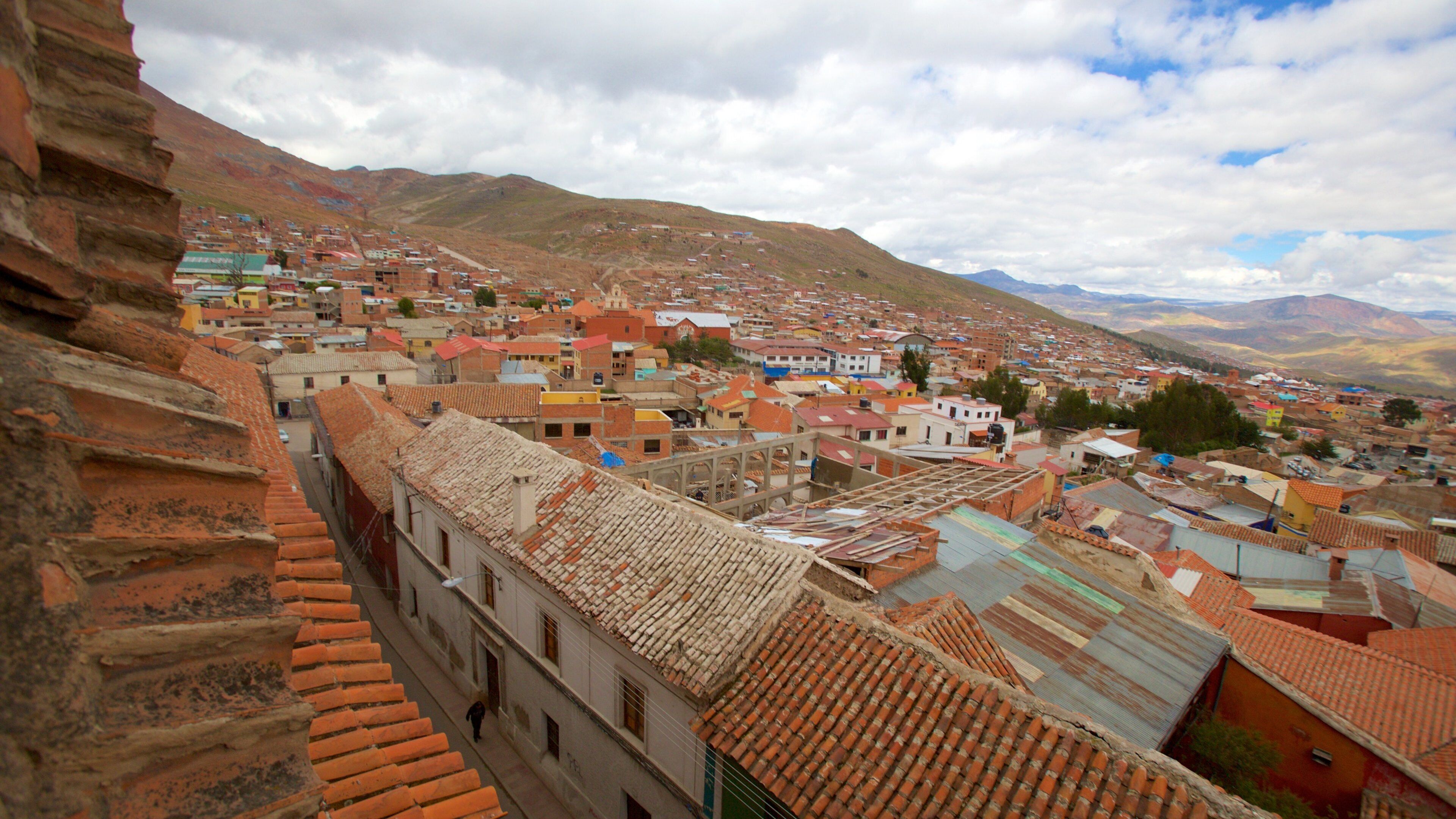 Potosi showing a city