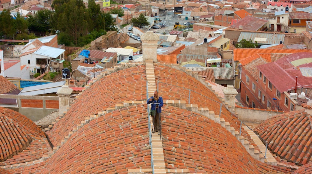 Potosí ofreciendo una ciudad y también un hombre