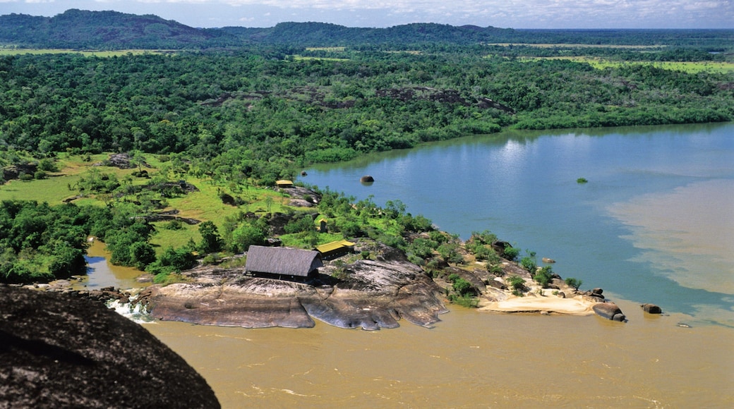 El Tuparro National Natural Park which includes general coastal views, landscape views and tranquil scenes