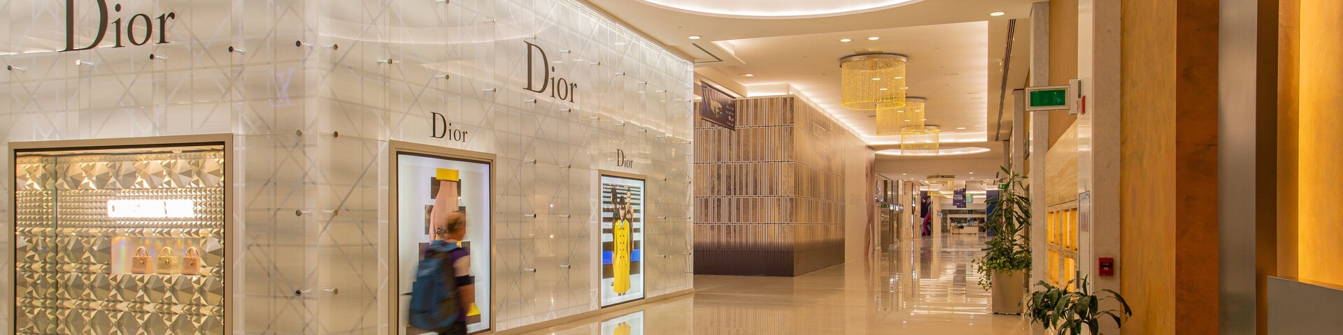 Moda Mall featuring interior views and shopping