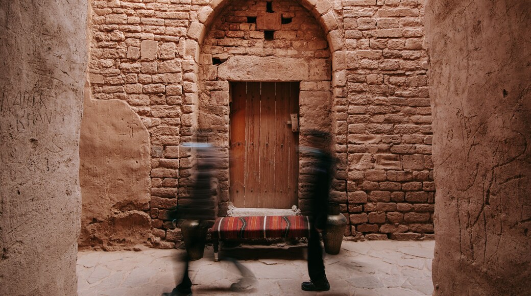 AlUla Old Town showing street scenes