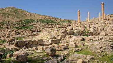 Pella Museum som inkluderer bygningsruiner og historisk arkitektur