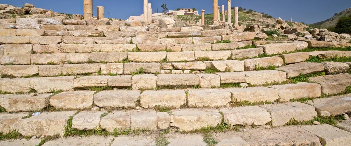 Pella Museum which includes building ruins and heritage elements