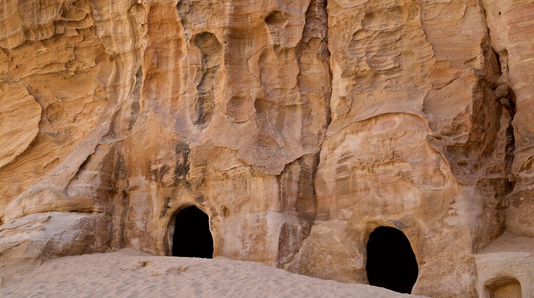 Little Petra bevat een kloof of ravijn