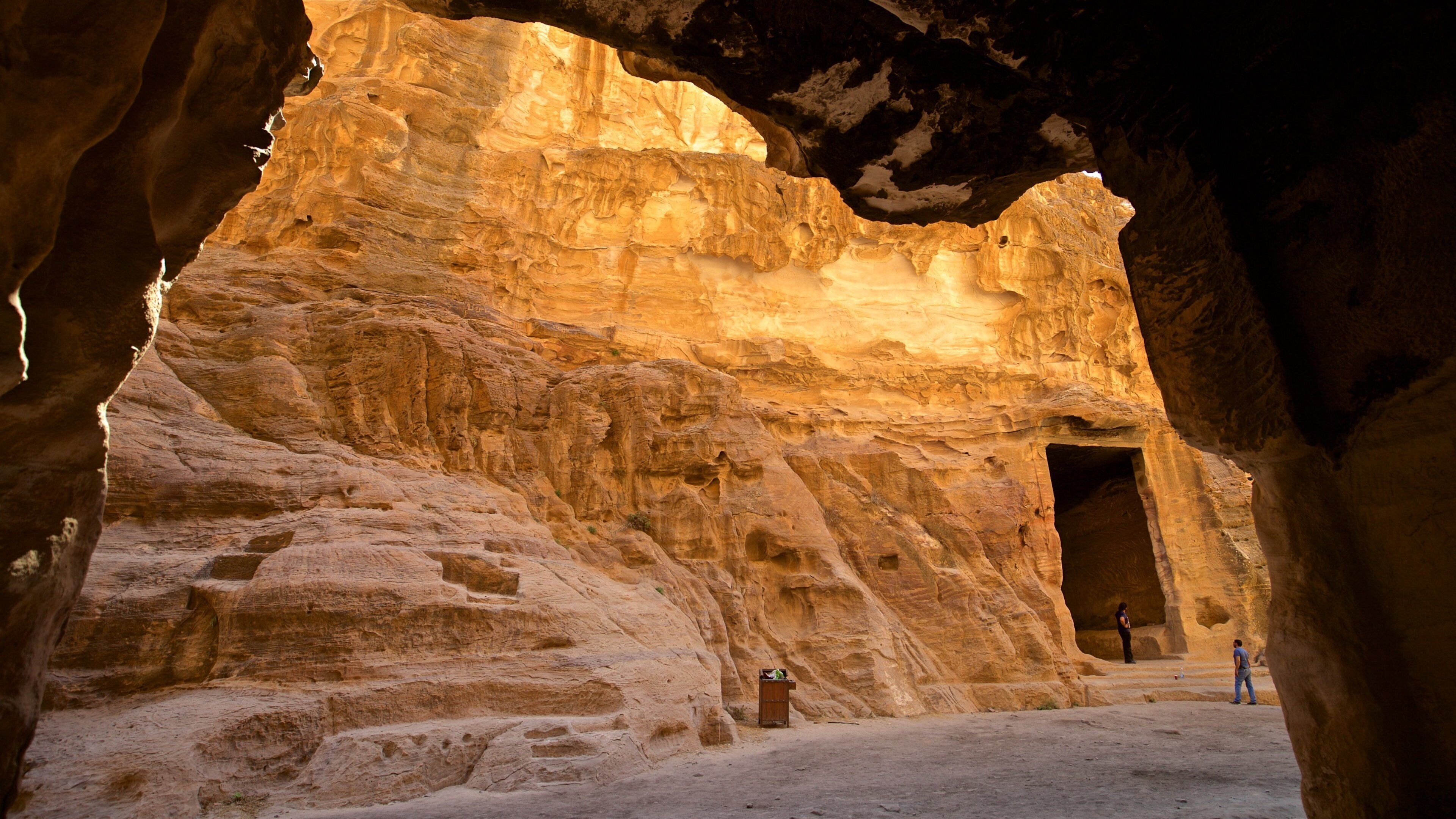 Little Petra showing a gorge or canyon