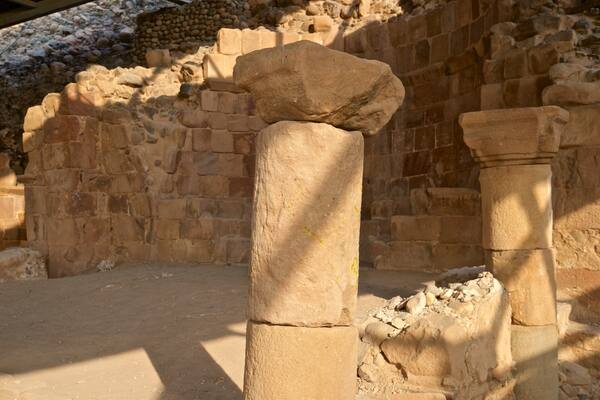 ロトの洞窟 表示 遺跡・遺産 と 廃墟