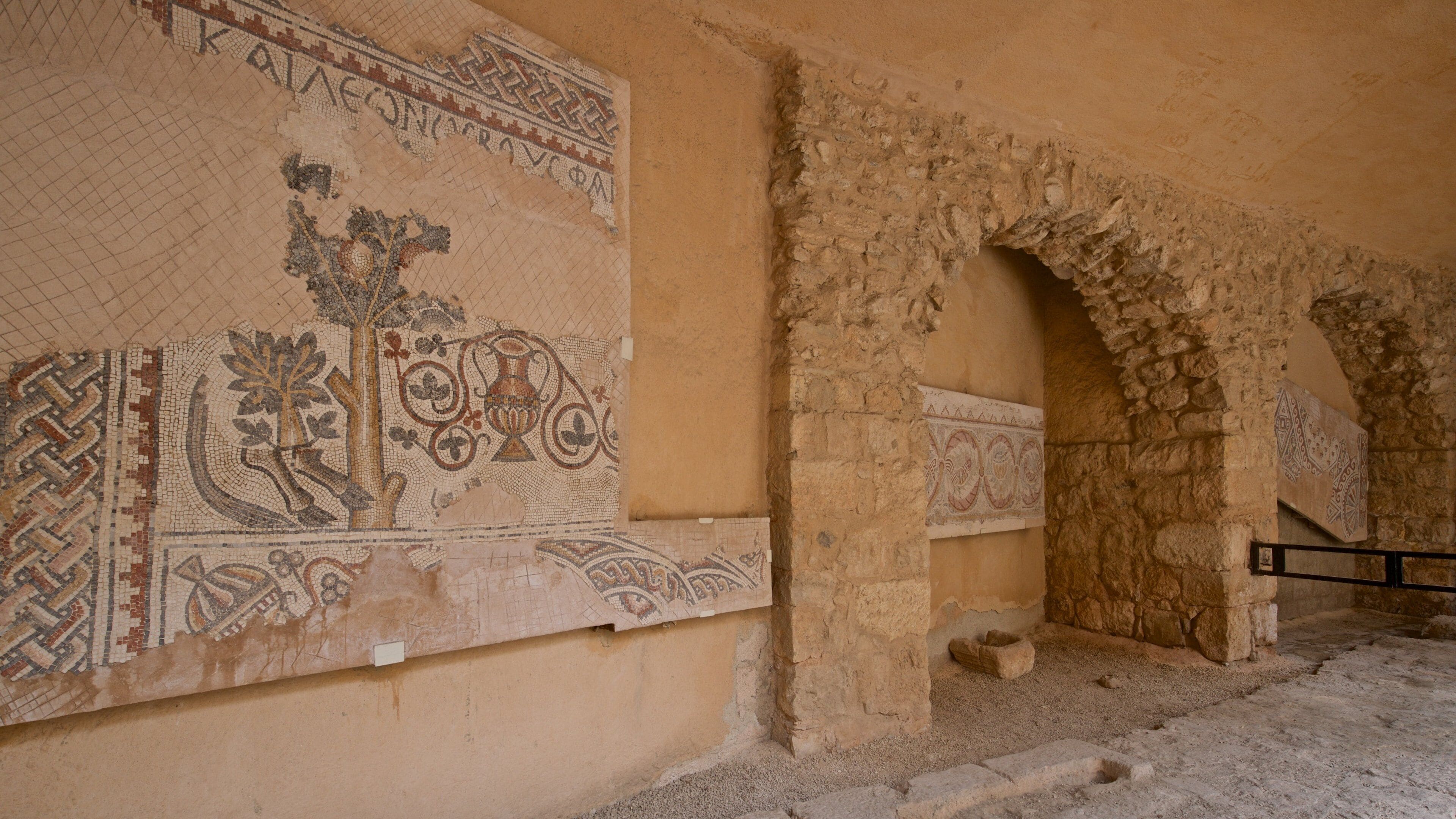 Madaba Archaeological Park showing heritage elements and interior views