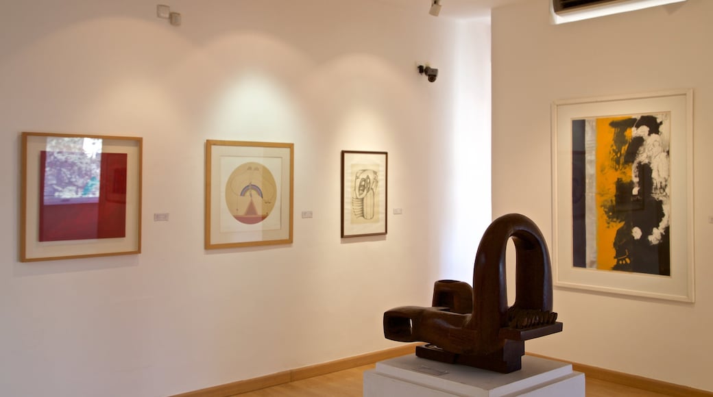 Jordan National Gallery of Fine Arts showing art and interior views