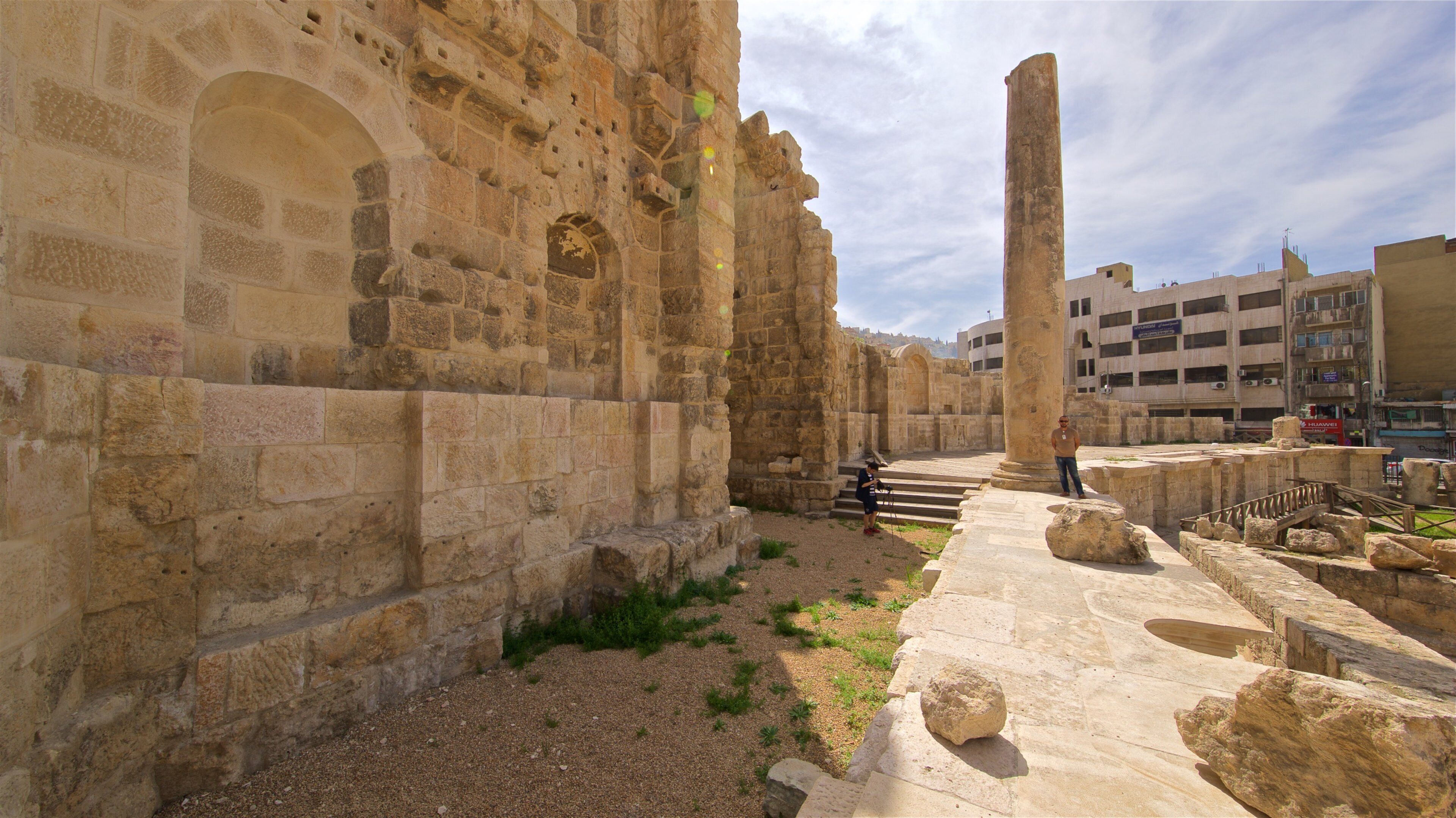 Nymphaeum featuring a ruin and heritage elements