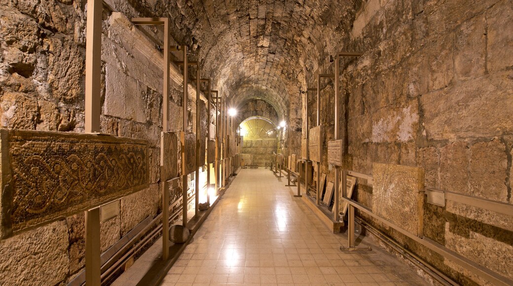 Museo Jordano de Tradiciones Populares mostrando vista interna y elementos patrimoniales