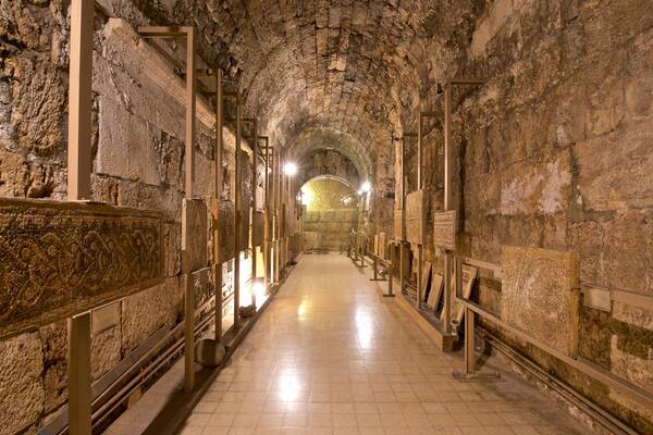 Jordanian Museum of Popular Traditions welches beinhaltet Geschichtliches und Innenansichten