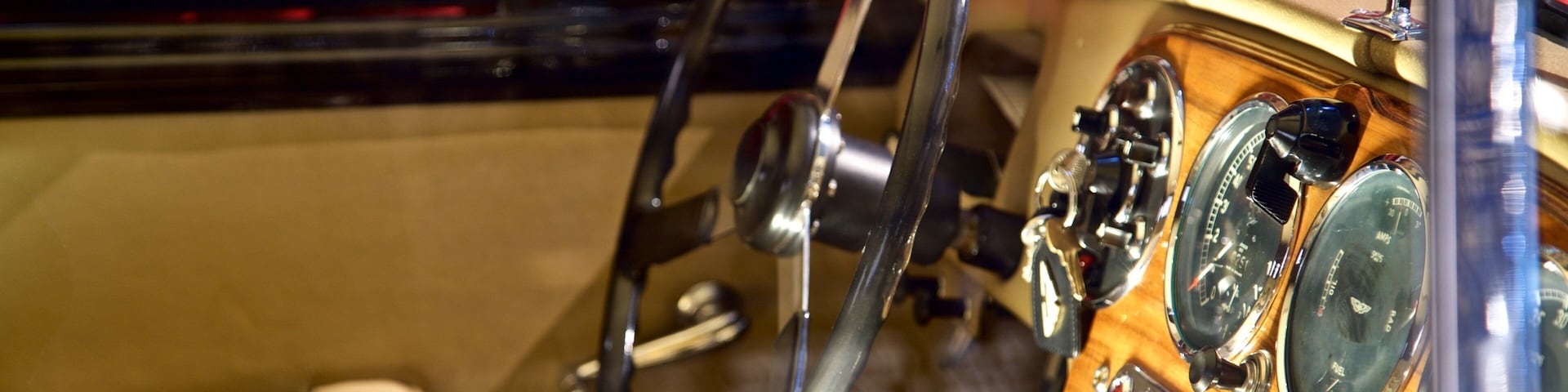 Museu Real do Automóvel caracterizando vistas internas e elementos de patrimônio