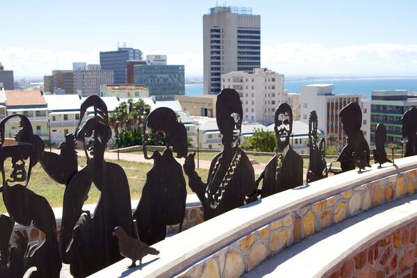 Eastern Cape showing outdoor art, modern architecture and a city