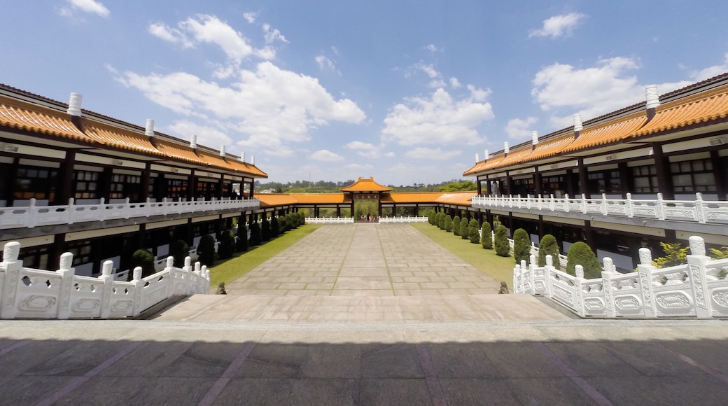 Large courtyard of the Buddhist temple Zu Lai