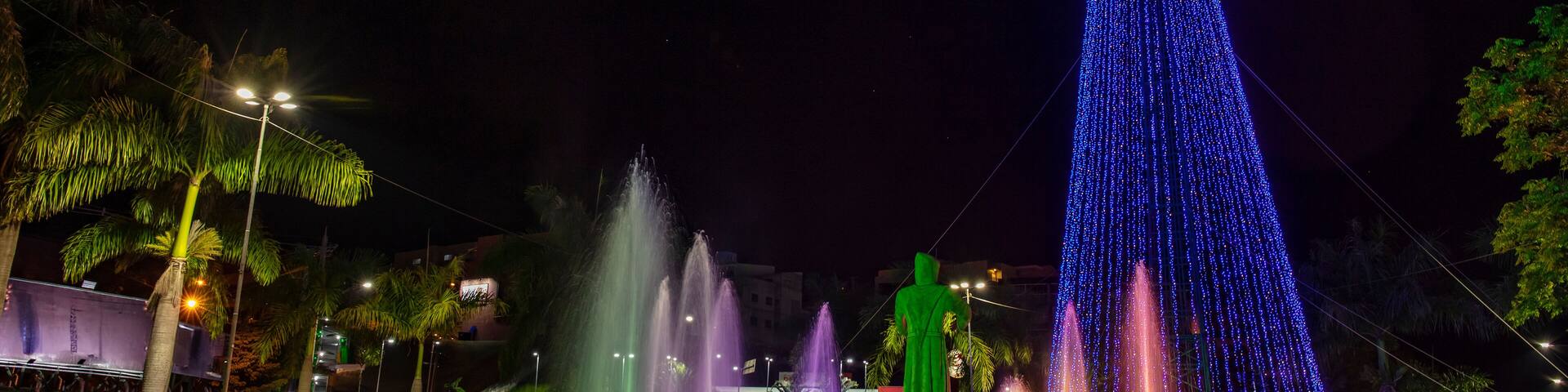 São Francisco Square with Christmas tree and colorful fountain lighting in the city of Bragança Paulita