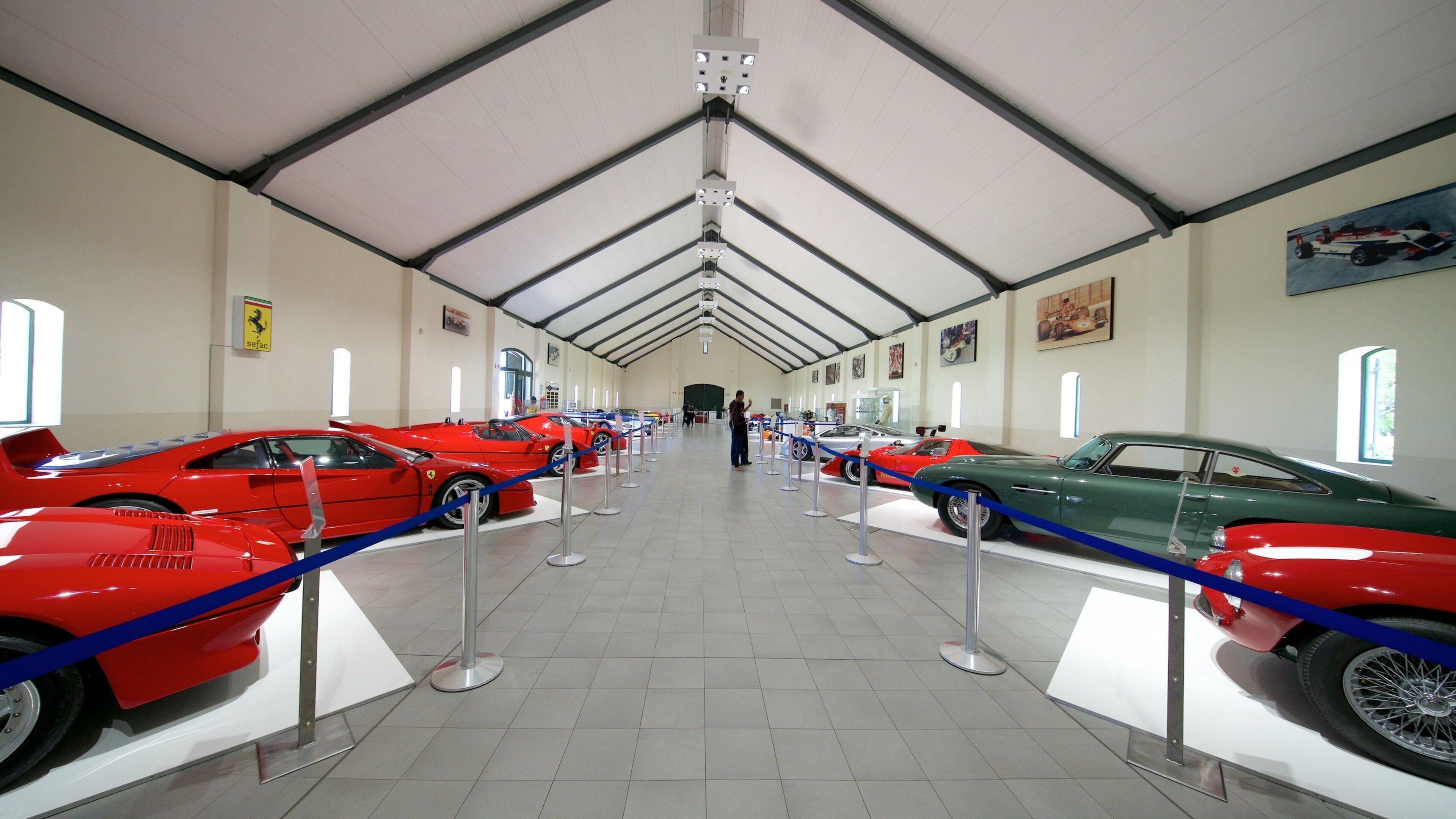 Franschhoek showing interior views as well as an individual male