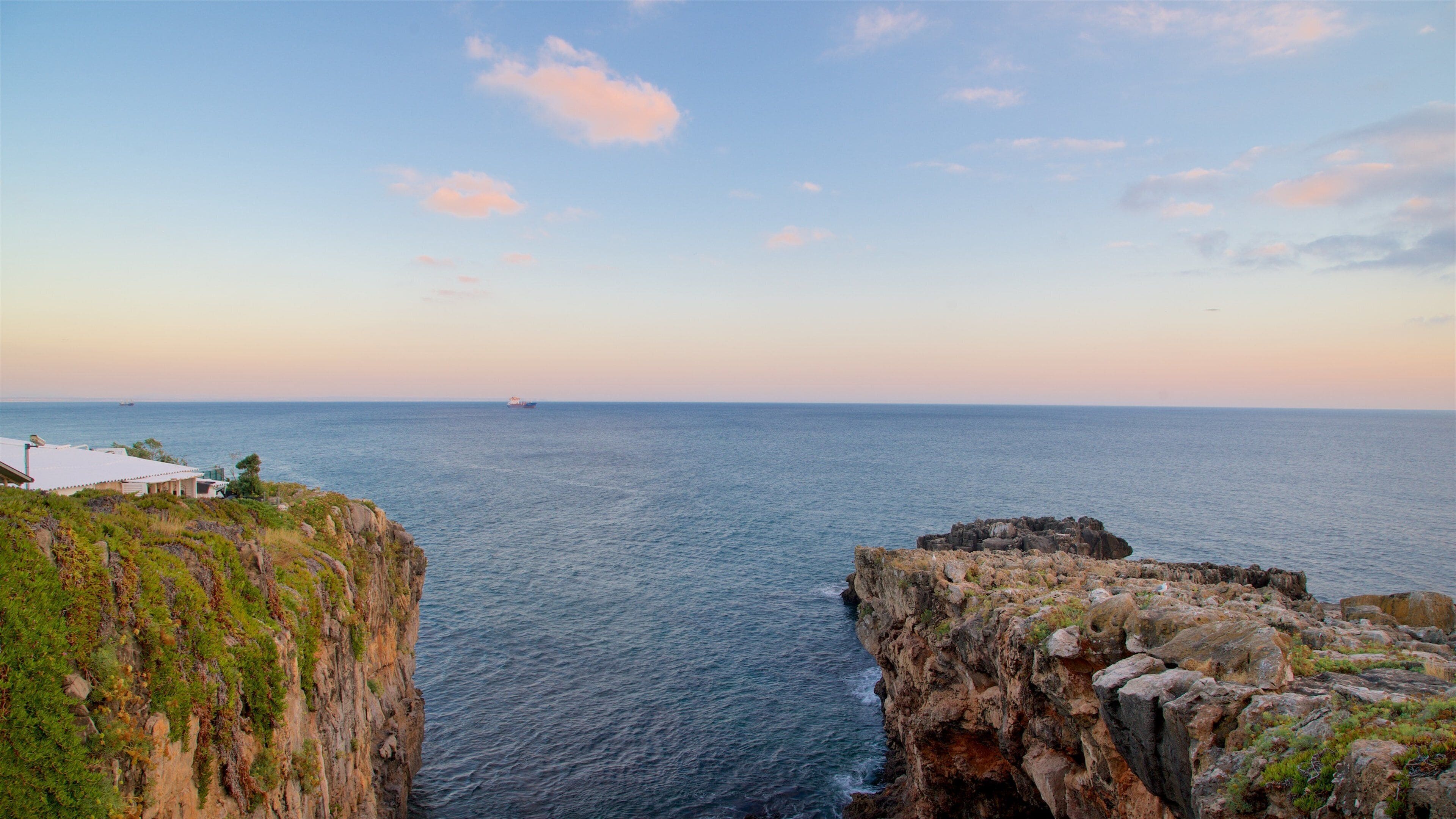 Boca do Inferno 表示 海岸線の眺め, 夕焼け と 荒々しい海岸線