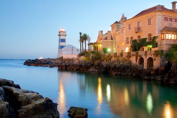 Santa Marta Lighthouse Museum das einen allgemeine Küstenansicht und Leuchtturm