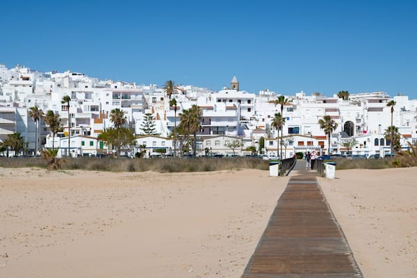 Trafalgar Surf showing a coastal town and a beach