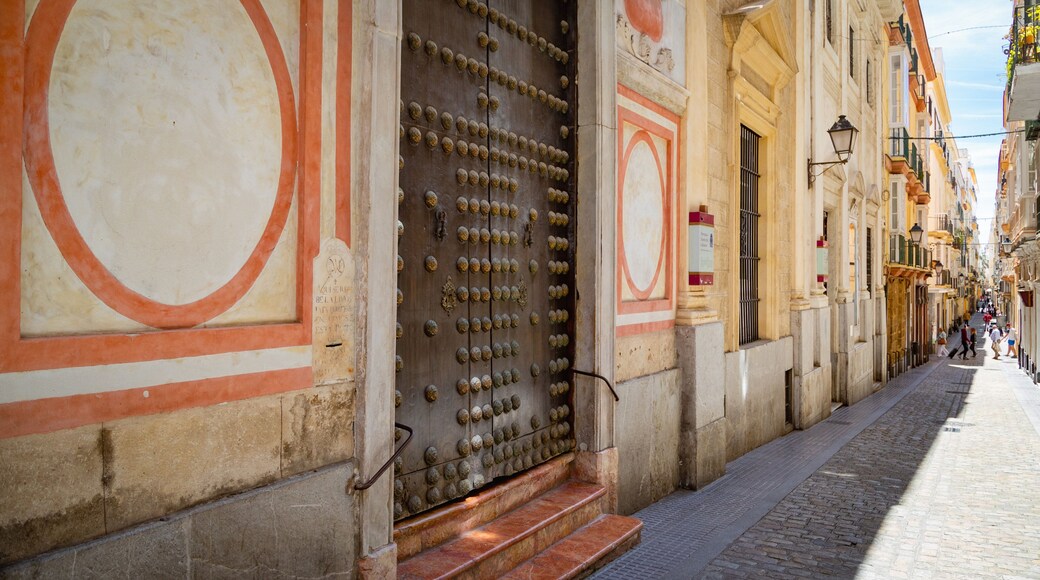 Oratorio de la Santa Cueva showing heritage elements