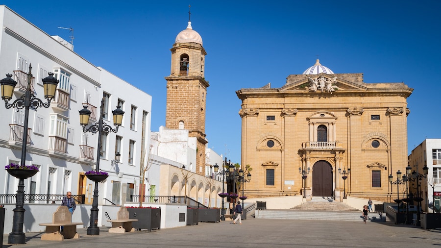 Church of St. John the Baptist showing a church or cathedral and heritage architecture