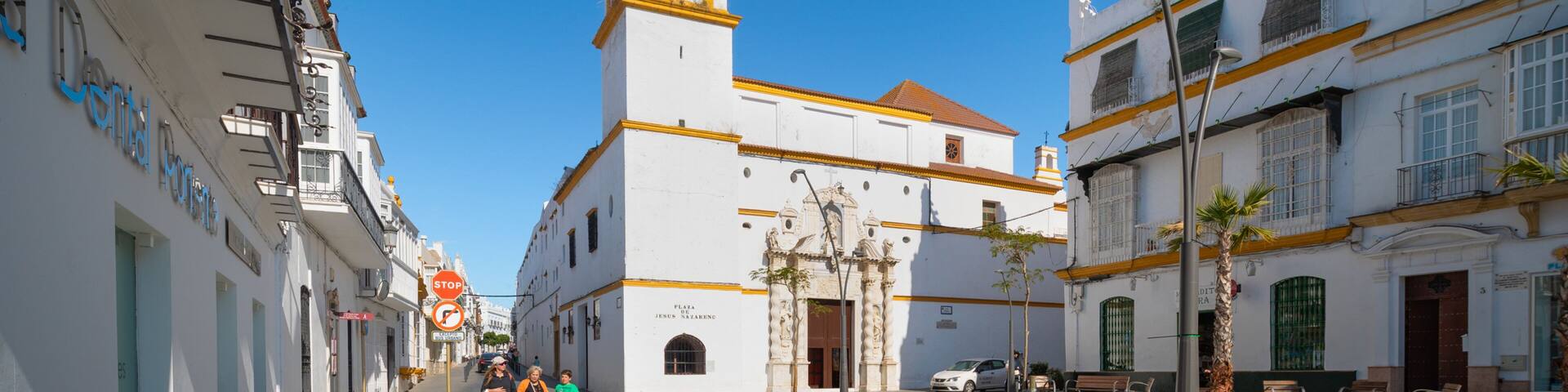 Convento de Jesus Nazareno which includes heritage architecture and a church or cathedral