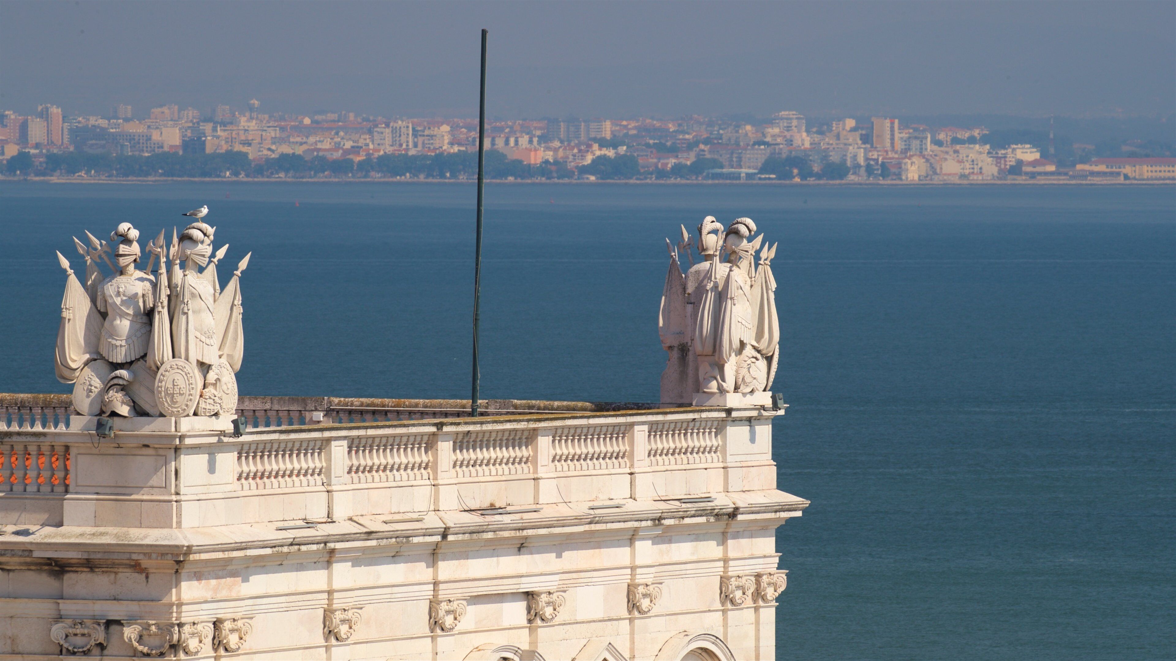 Rua Augusta Arch featuring a city, a coastal town and general coastal views