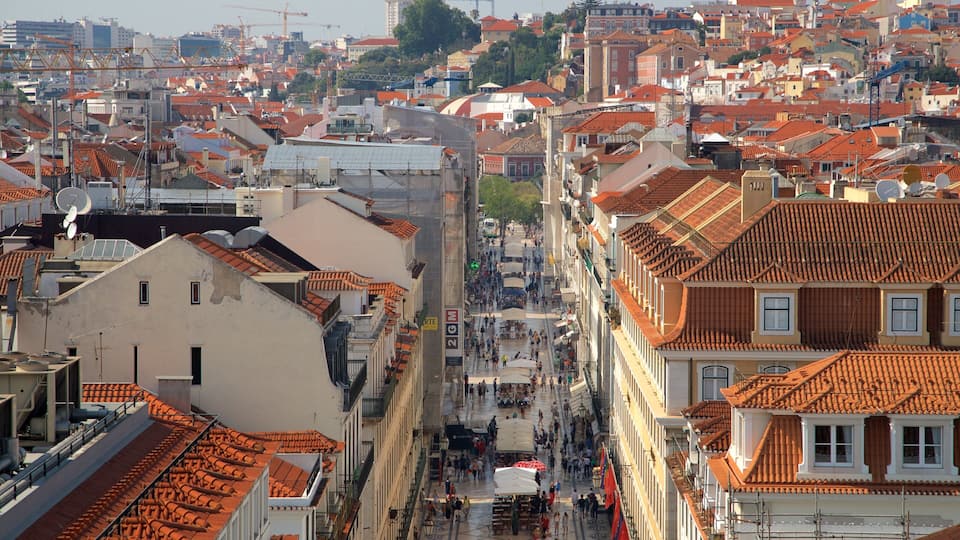 Rua Augusta Arch featuring a city and landscape views