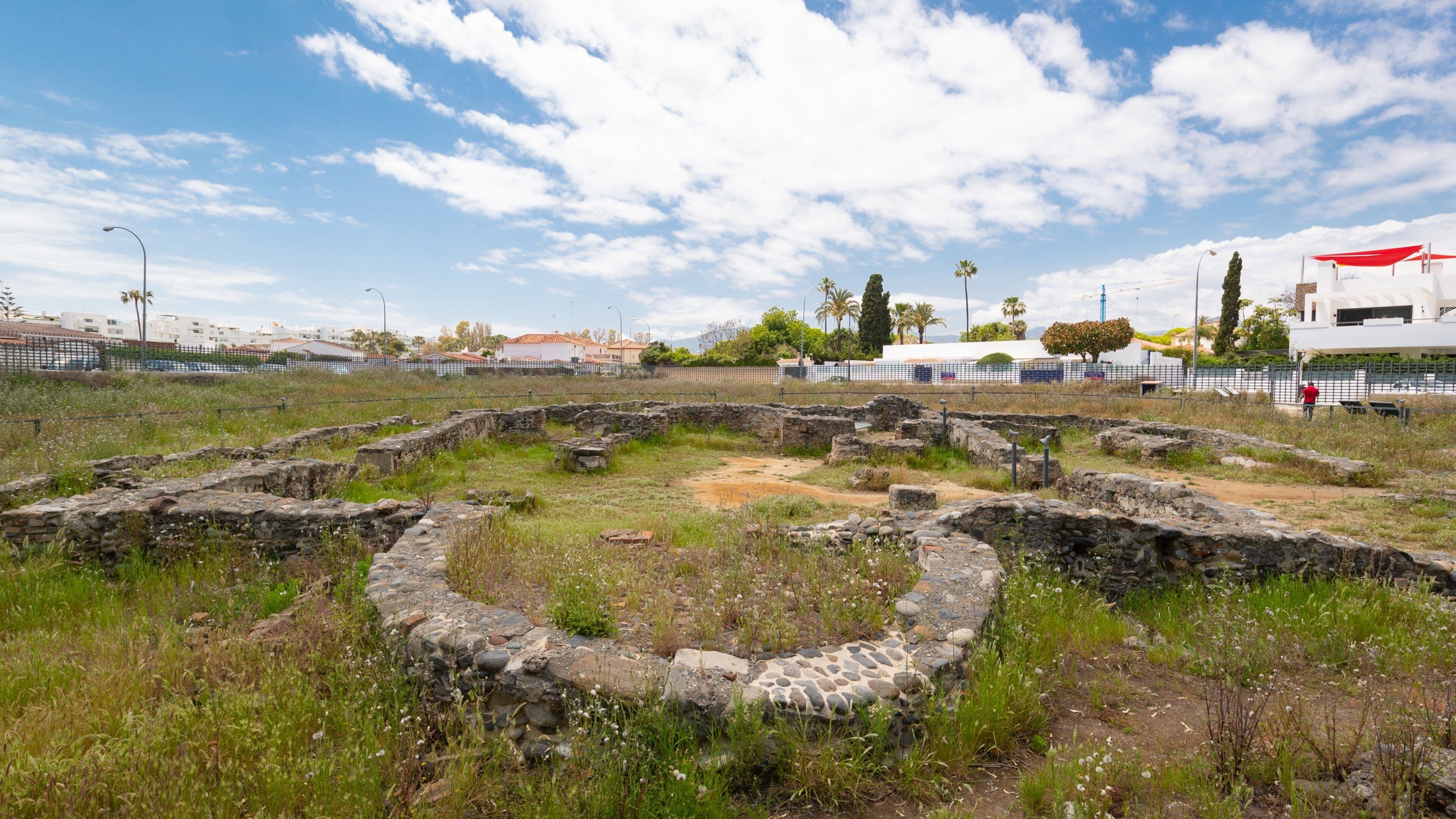 Basilica Vega Del Mar showing building ruins