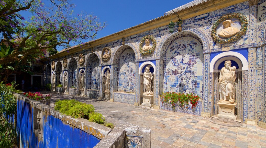 Palace of the Marquises som viser statue eller skulptur, kulturarv og utendørs kunst
