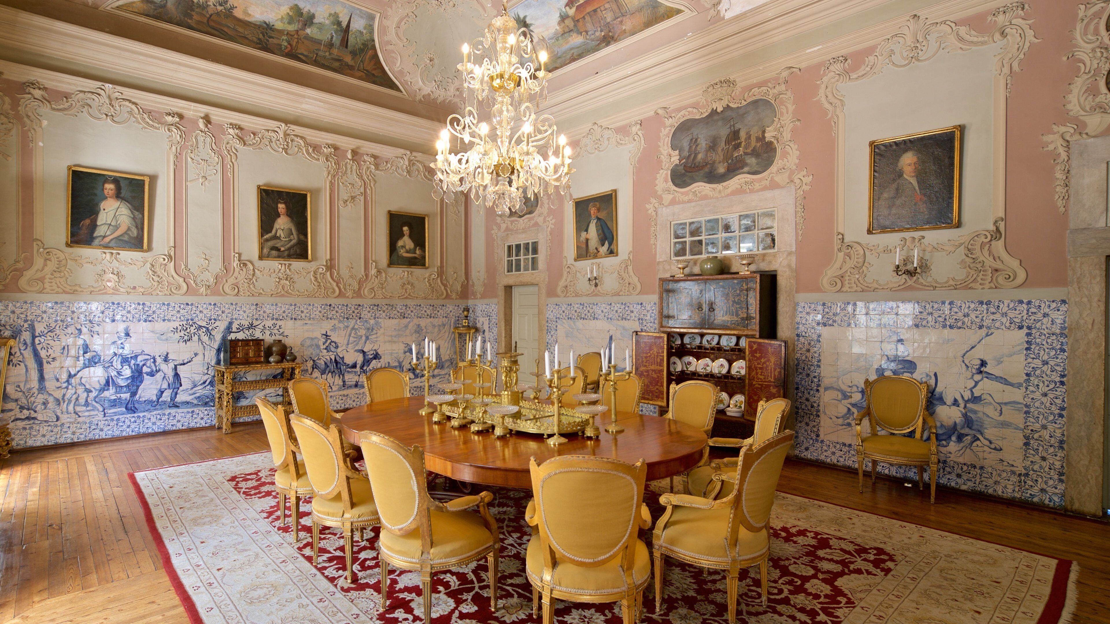 Palace of the Marquises featuring heritage elements, art and interior views