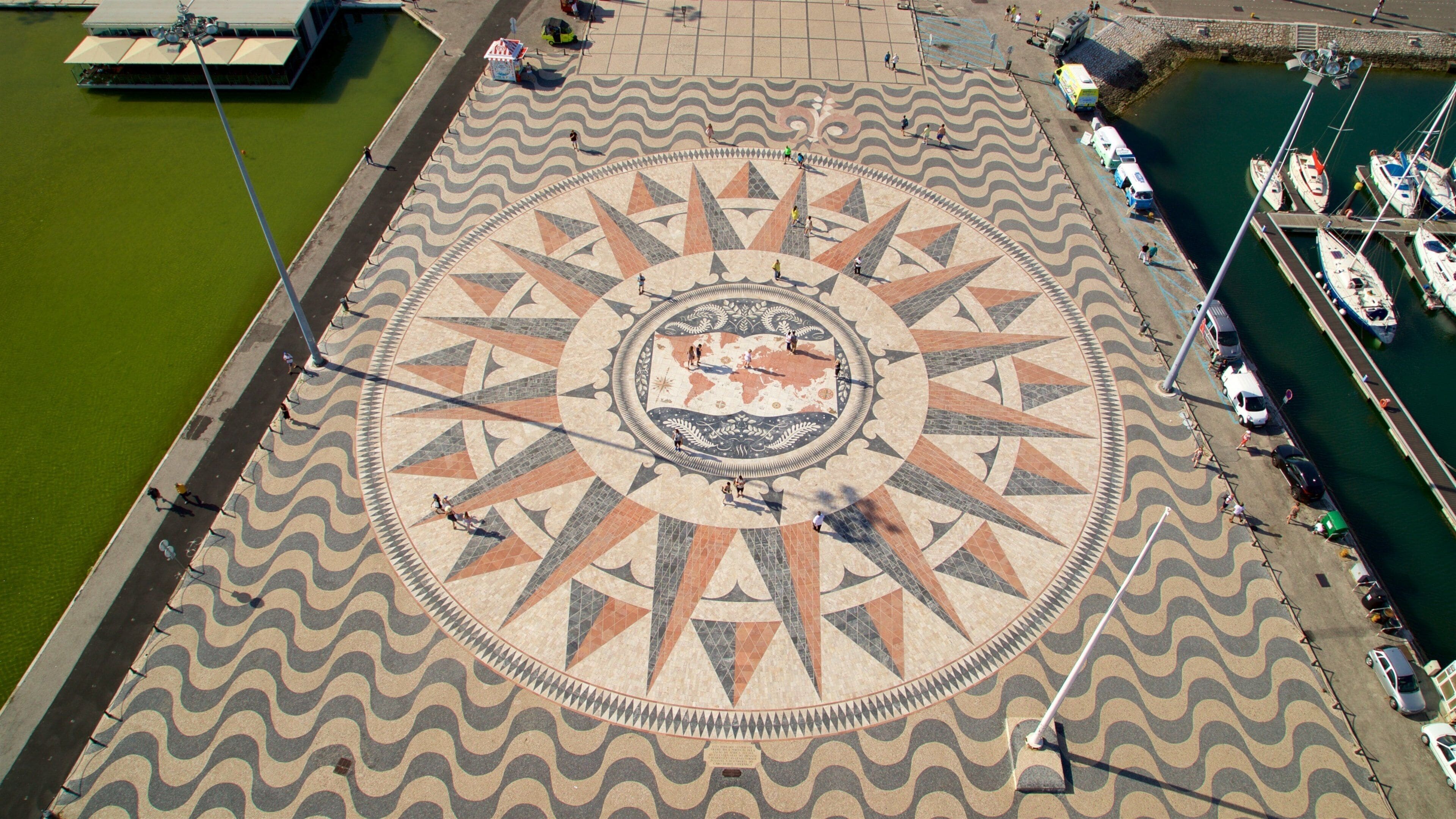Padrão dos Descobrimentos som inkluderer torg eller plass